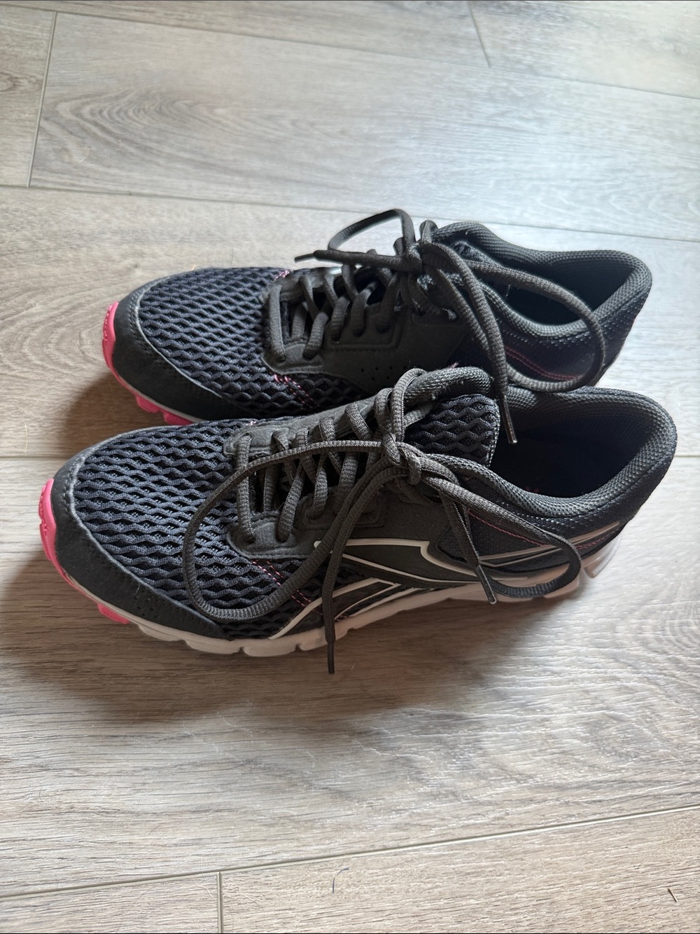 Reebok Women's Black Gray and Pink Running Sneakers Size 7